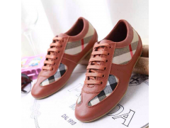 探索時尚商機 巴寶莉風格平底鞋批發與微信代理招募全攻略