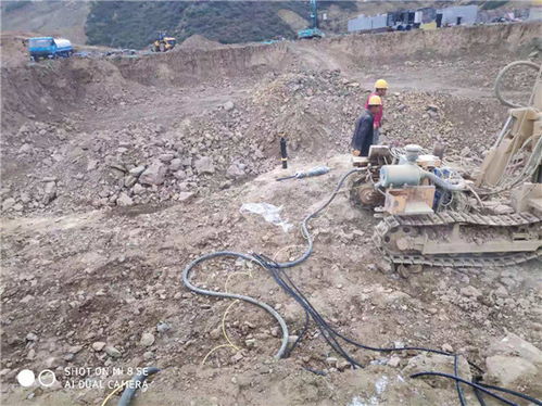 蕪湖蓋房挖地基，石頭太硬？撐石器分石機(jī)來(lái)解憂！